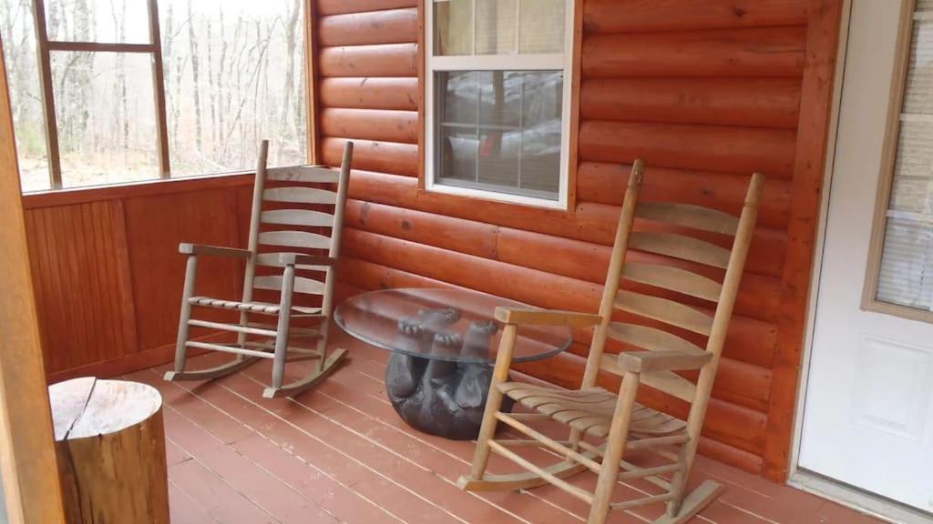 Gas Fireplace, Firepit, And Cedar Adirondack Chair Spencer Esterno foto